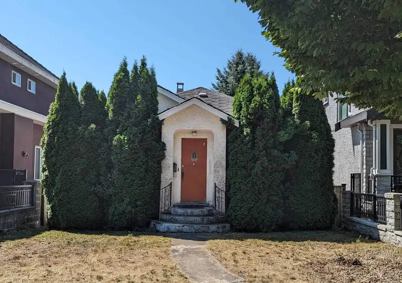 266 E 49TH AVENUE - photo 1 of 1
