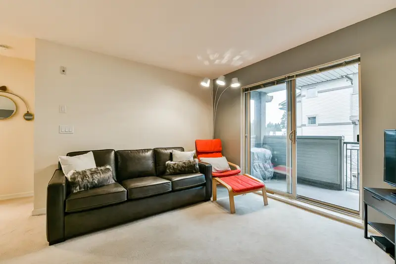 313 10088 148 STREET - photo 2 of 18