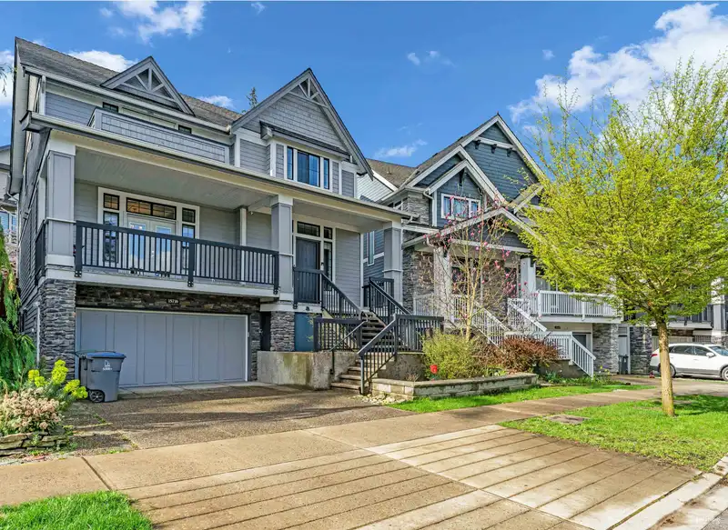 15716 WILLS BROOK WAY - photo 2 of 40