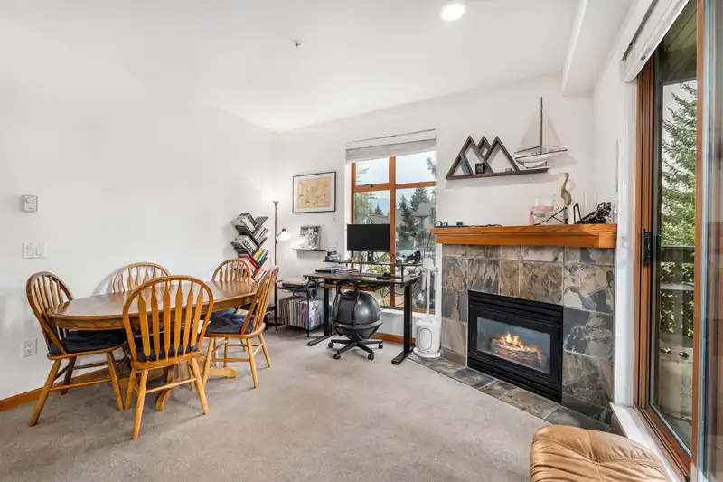 3 4355 NORTHLANDS BOULEVARD - photo 4 of 21