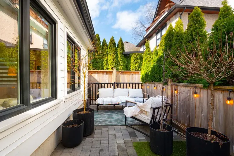 1026 E 13TH AVENUE - photo 2 of 25