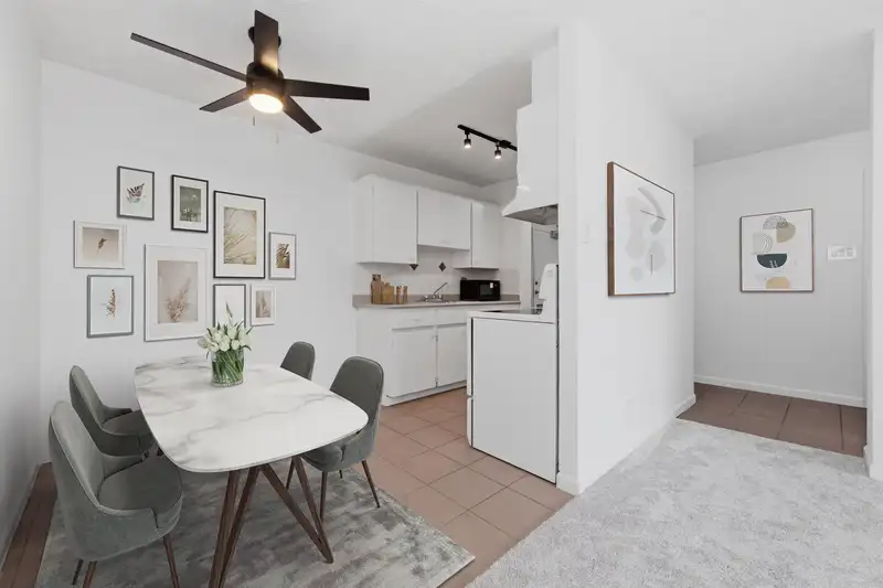 1405 2016 FULLERTON AVENUE - photo 3 of 14