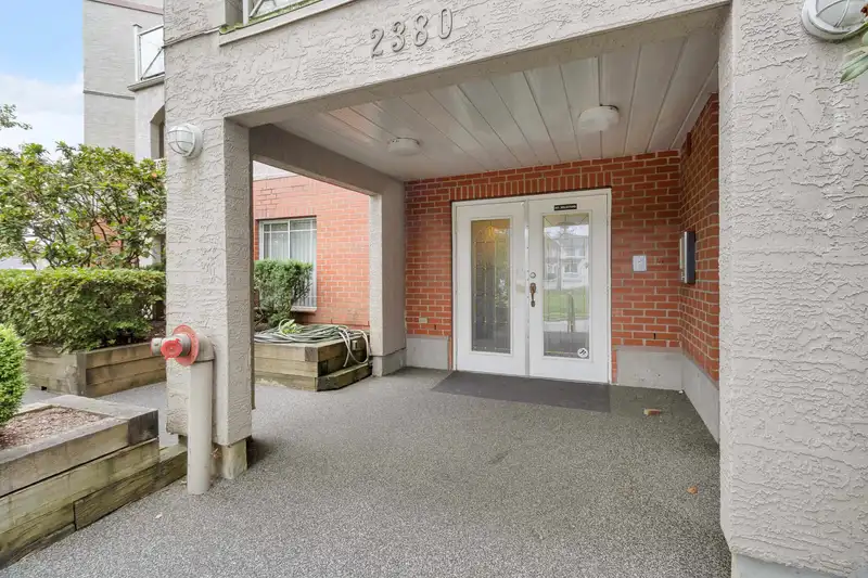 201 2380 SHAUGHNESSY STREET - photo 3 of 25