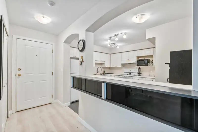 115 20976 56 AVENUE - photo 3 of 40
