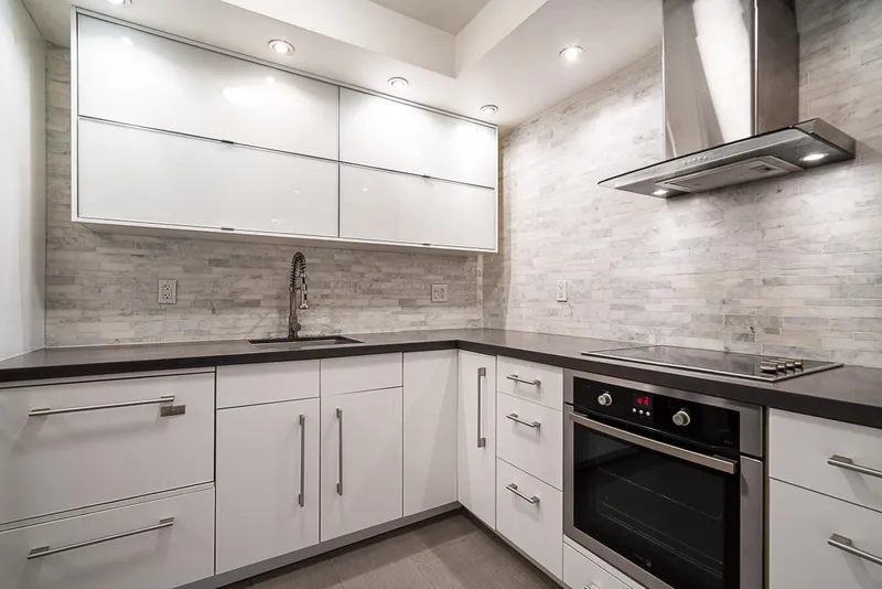 103 808 E 8TH AVENUE - photo 3 of 21