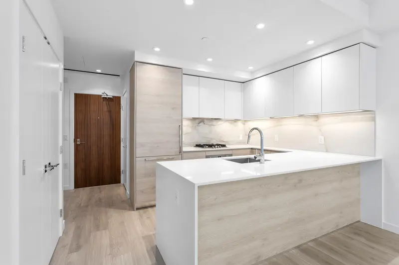 3205 680 QUAYSIDE DRIVE - photo 4 of 22