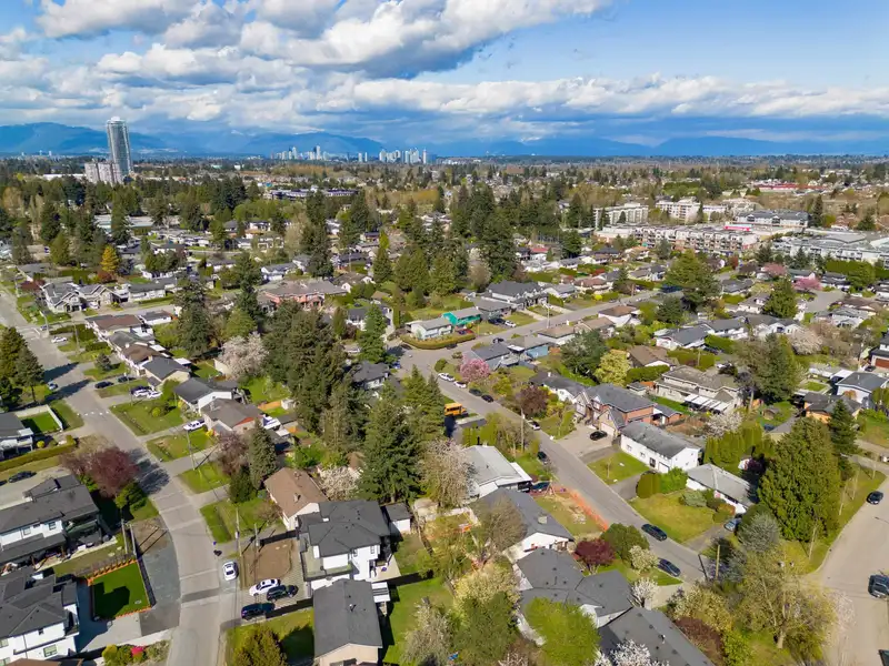 7457 118A STREET - photo 3 of 32