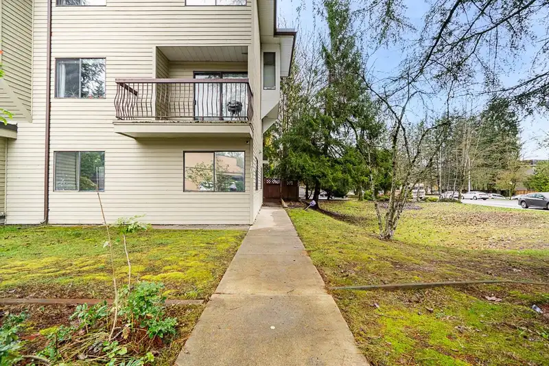 101 7064 133B STREET - photo 3 of 34