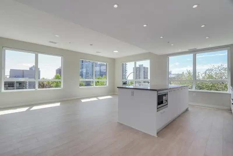 304 110 E 17TH STREET - photo 1 of 17