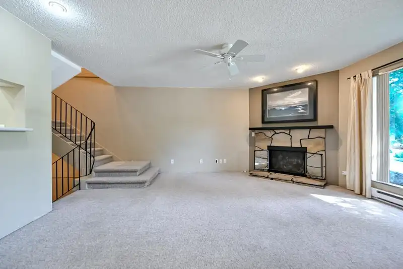 10509 HOLLY PARK LANE LANE - photo 3 of 33