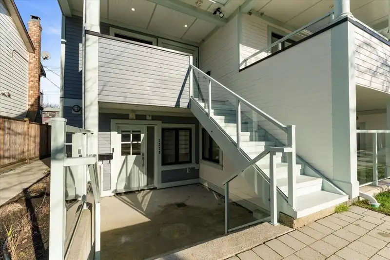 2229 W 16TH AVENUE - photo 3 of 33