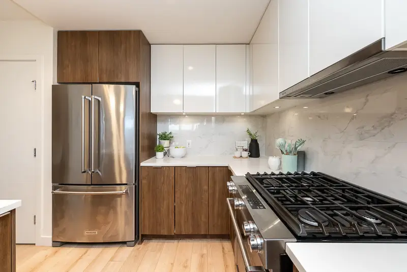 103 2188 MADISON AVENUE - photo 4 of 25