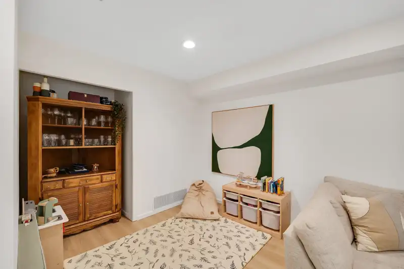 46 2401 MAMQUAM ROAD - photo 3 of 30