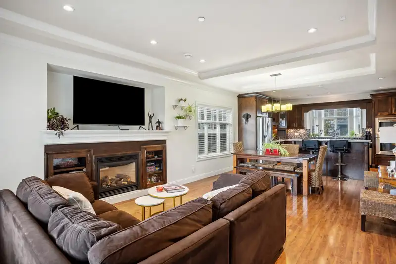 585 W 60TH AVENUE - photo 2 of 37