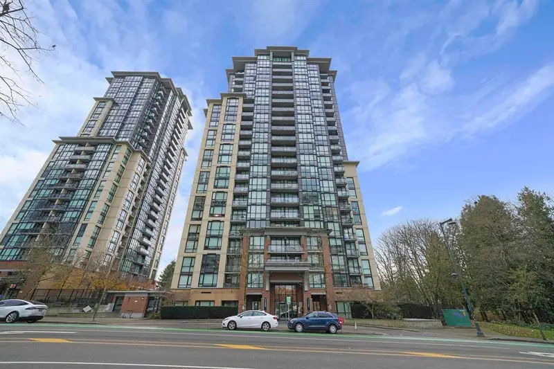 1908 13380 108 AVENUE - photo 1 of 8