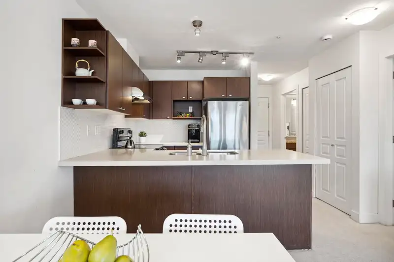 312 738 E 29TH AVENUE - photo 1 of 28
