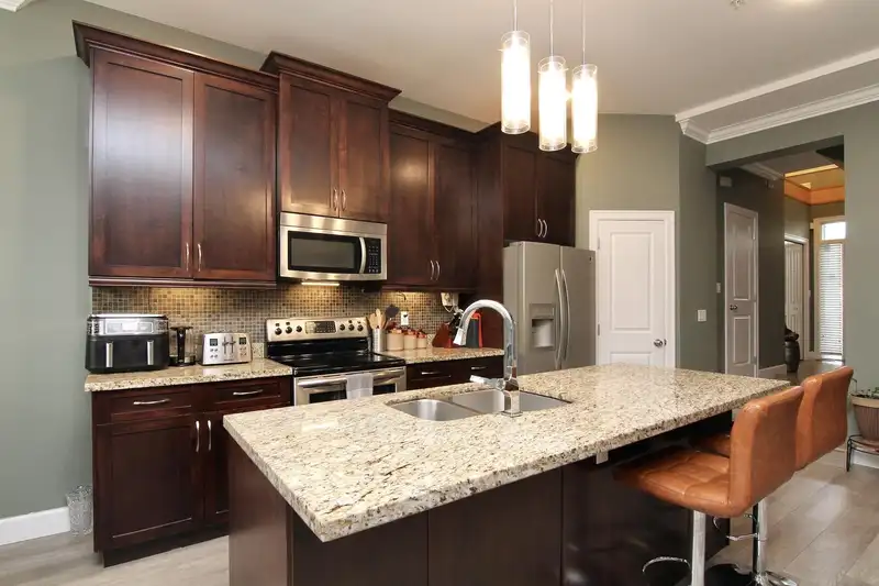 24222 104 AVENUE - photo 4 of 40