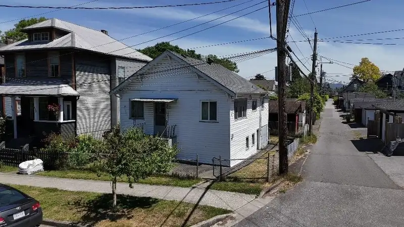 824 SEMLIN DRIVE - photo 4 of 26
