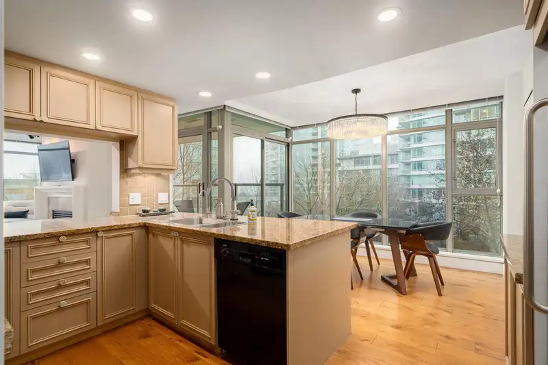 305 1680 BAYSHORE DRIVE - photo 2 of 29