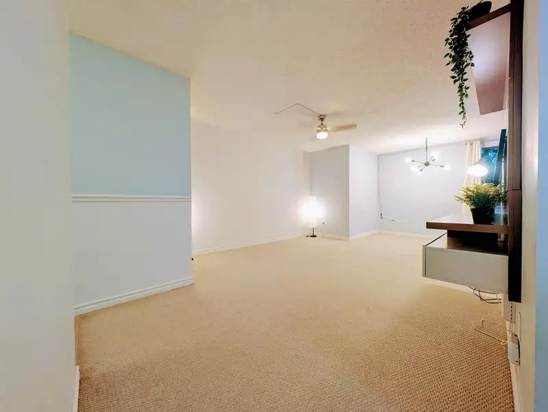 202 9149 SATURNA DRIVE - photo 4 of 17