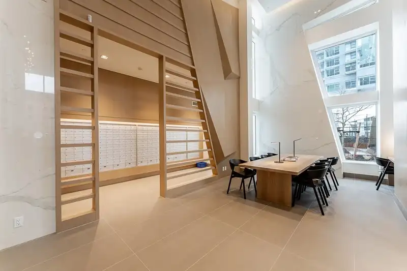 1403 660 QUAYSIDE DRIVE - photo 4 of 40