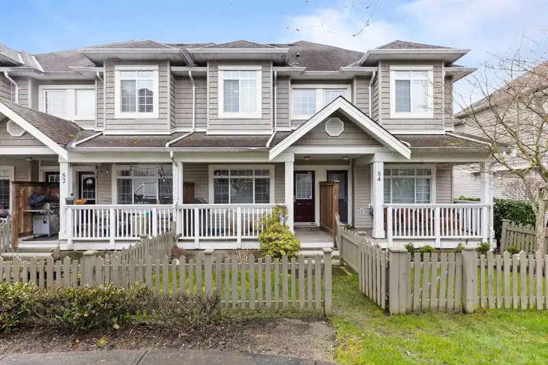 53 6852 193 STREET - photo 2 of 19