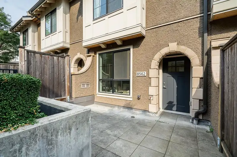 8562 OSLER STREET - photo 4 of 27