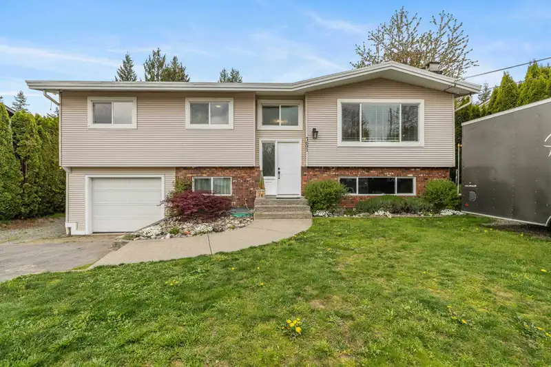 7691 WOODCOCK CRESCENT - photo 1 of 40