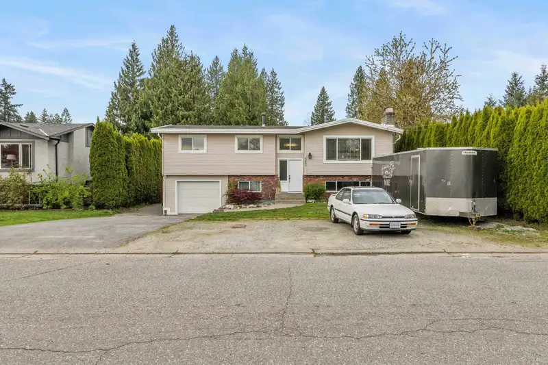 7691 WOODCOCK CRESCENT - photo 3 of 40