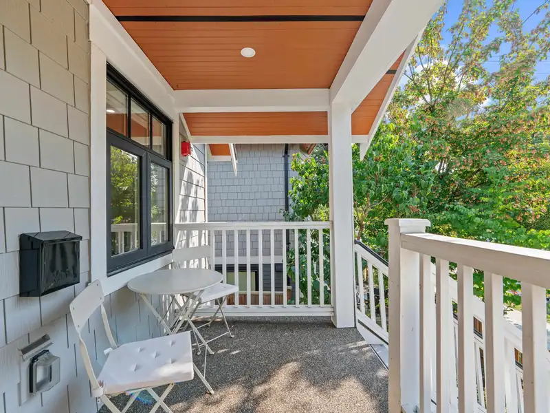 1 371 E 16TH AVENUE - photo 3 of 40