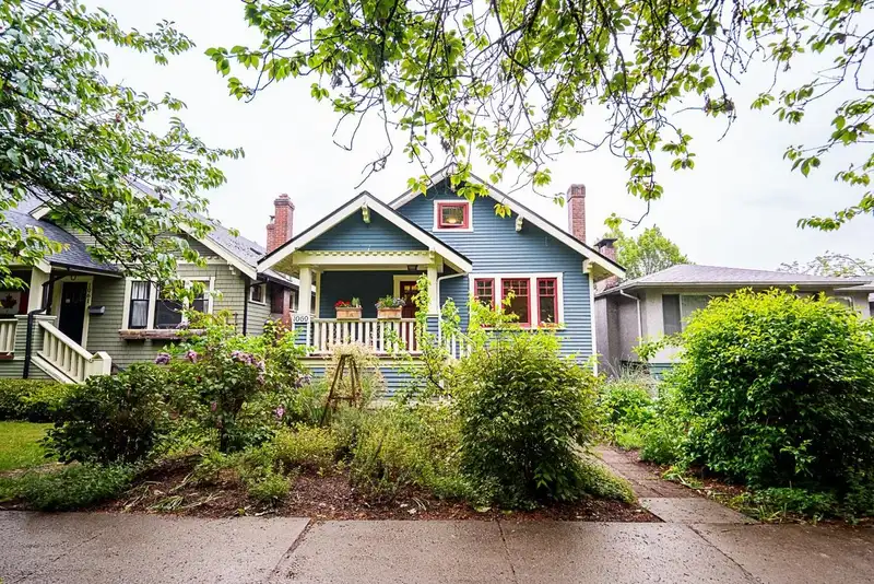 1071 E 10TH AVENUE - photo 2 of 38
