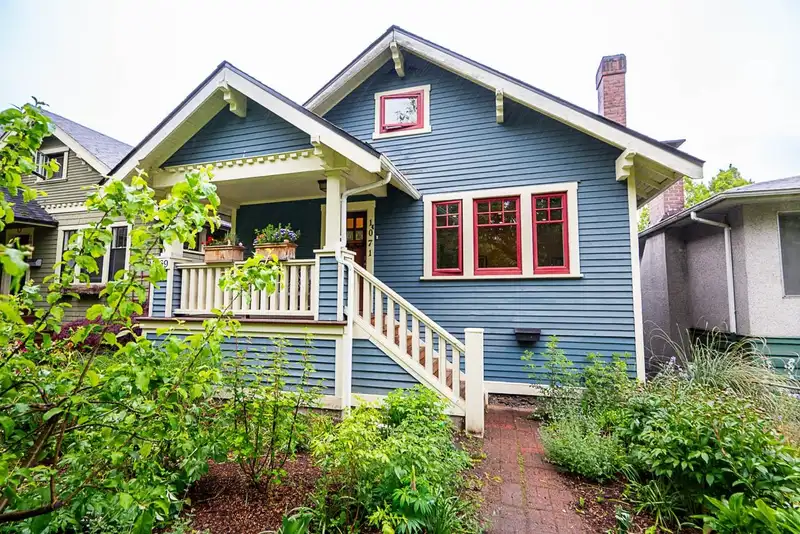 1071 E 10TH AVENUE - photo 3 of 38