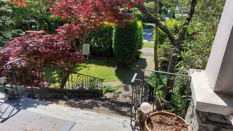 1951 NAPIER STREET - photo 2 of 26