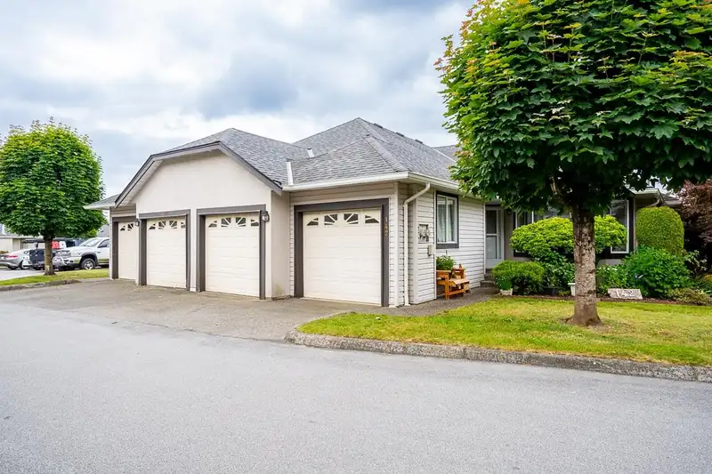 142 3160 TOWNLINE ROAD - photo 2 of 40