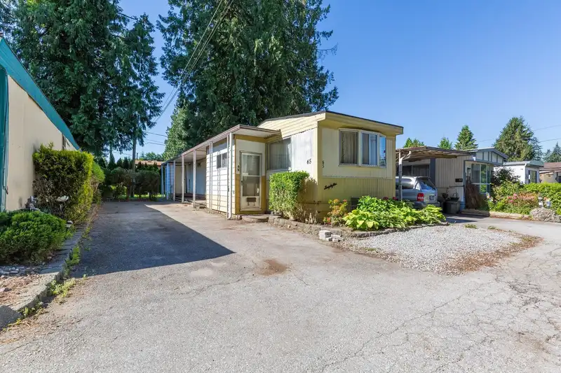 65 21163 LOUGHEED HIGHWAY - photo 1 of 27