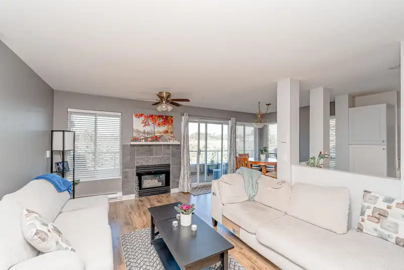 330 2750 FAIRLANE STREET - photo 2 of 39
