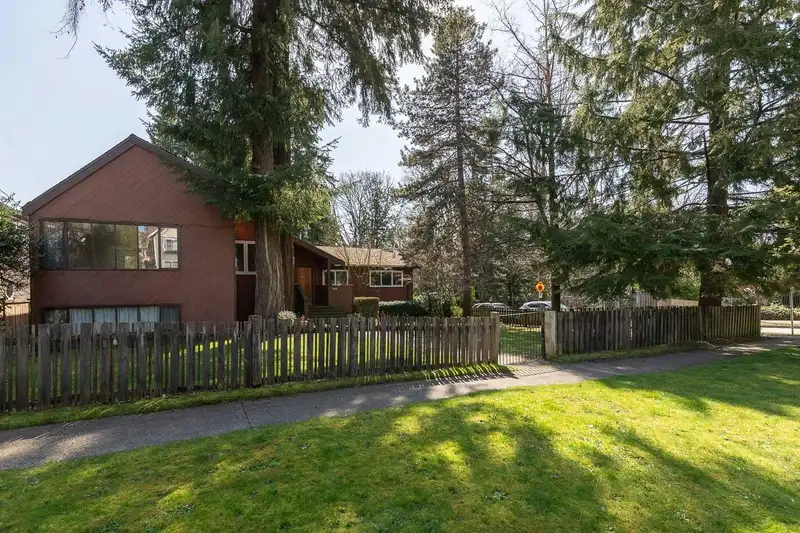 3186 W 42ND AVENUE - photo 1 of 17