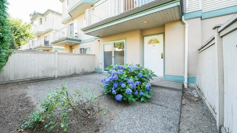 28 22800 WINDSOR COURT - photo 4 of 40