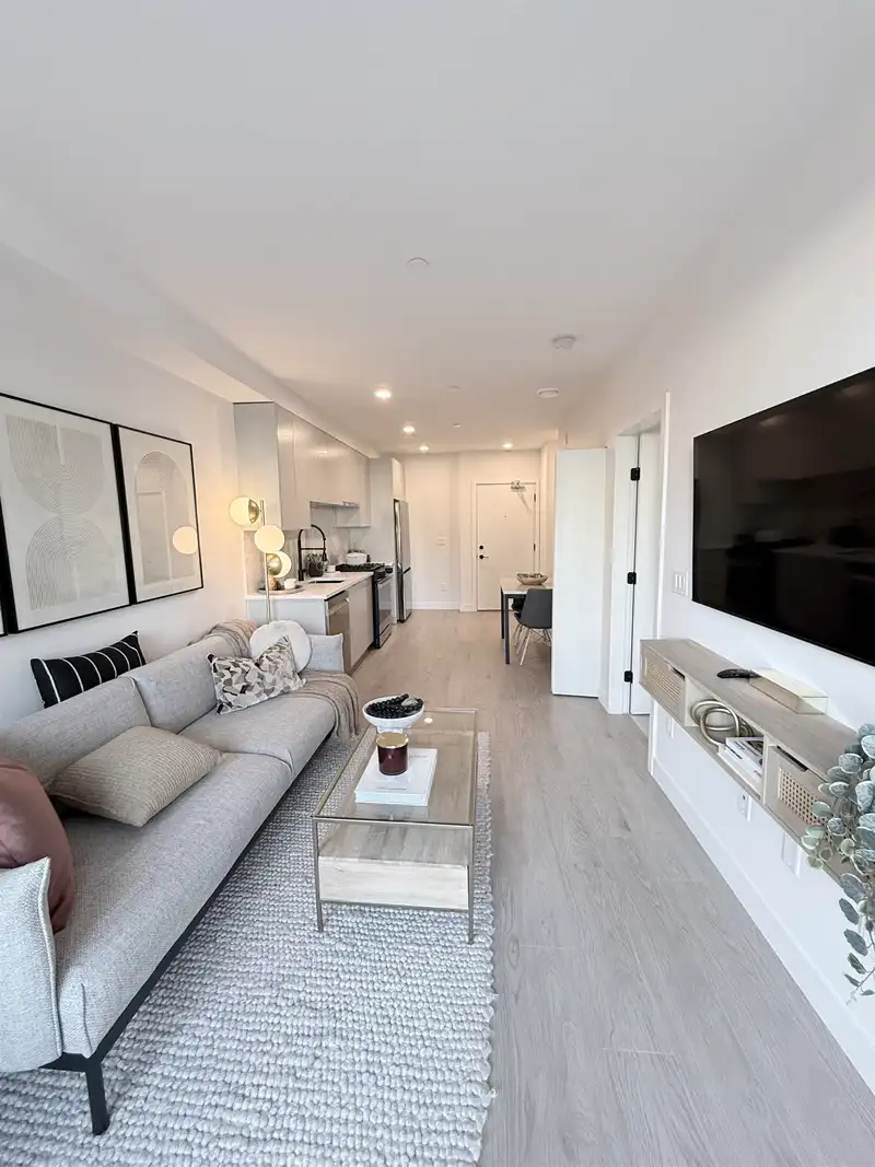 508 13258 105 AVENUE - photo 3 of 18