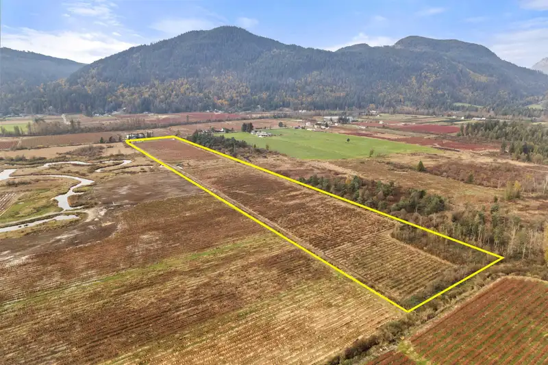 11186 FARMS ROAD - photo 3 of 40