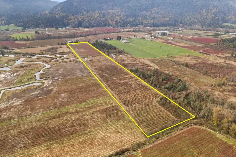 11186 FARMS ROAD - photo 4 of 40