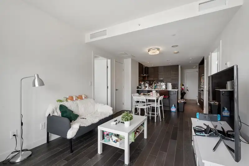 1007 7468 LANSDOWNE ROAD - photo 3 of 20