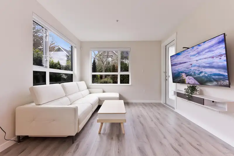112 9233 ODLIN ROAD - photo 3 of 30