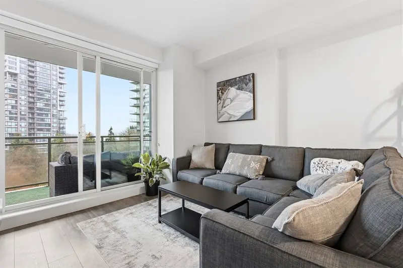 908 308 MORRISSEY ROAD - photo 3 of 25