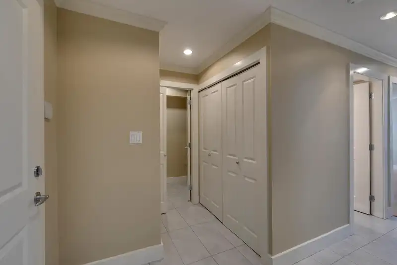 305 8915 HUDSON STREET - photo 3 of 30