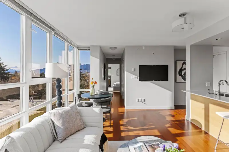 705 1808 W 3RD AVENUE - photo 1 of 22