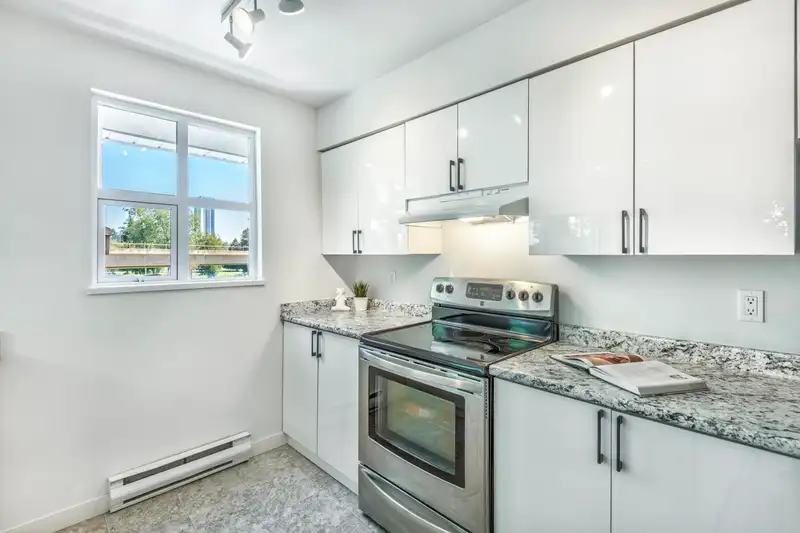 310 10533 UNIVERSITY DRIVE - photo 3 of 26