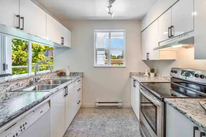 310 10533 UNIVERSITY DRIVE - photo 4 of 26