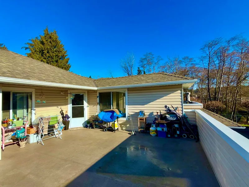 212 9310 KING GEORGE HIGHWAY - photo 3 of 25