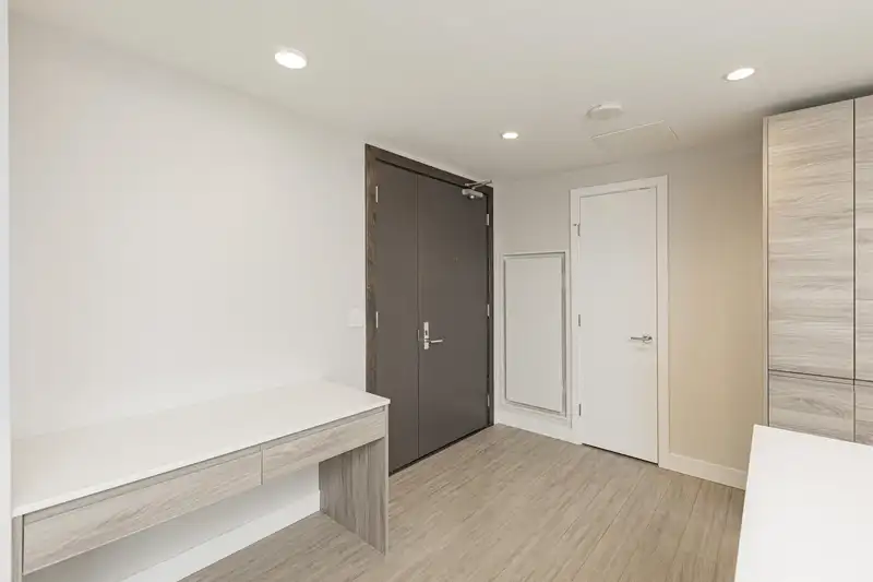 707 6533 BUSWELL STREET - photo 2 of 22
